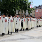 20 osób z całego kraju zostało przyjętych w Kielcach do Zakonu Rycerskiego Świętego Grobu Bożego w Jerozolimie / Kamil Król / Radio Kielce