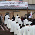 20 osób z całego kraju zostało przyjętych w Kielcach do Zakonu Rycerskiego Świętego Grobu Bożego w Jerozolimie / Kamil Król / Radio Kielce