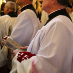 20 osób z całego kraju zostało przyjętych w Kielcach do Zakonu Rycerskiego Świętego Grobu Bożego w Jerozolimie / Kamil Król / Radio Kielce