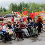 VI Spotkanie Integracyjne Dzieci i Młodzieży Niepełnosprawnej w Masłowie, Msza Święta, której przewodniczył Biskup Pomocniczy Marian Florczyk. / Wojciech Habdas / Radio Kielce