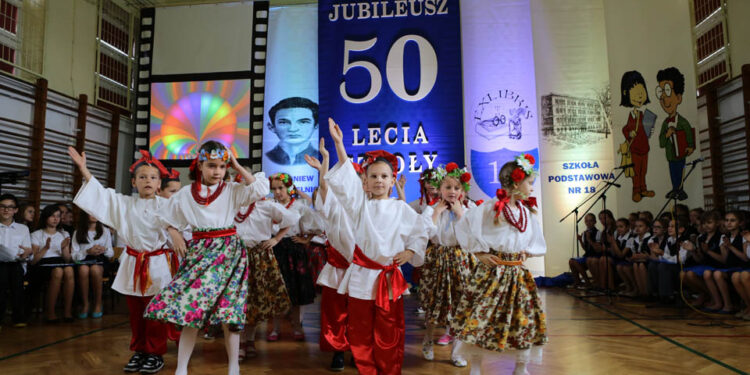 Jubileusz 50-lecia Szkoły Podstawowej nr 18 / Wojciech Habdas / Radio Kielce