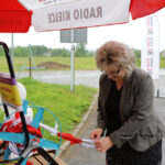 Tymczasem kolejni goście dołączyli do naszej akcji, mamy kolejne ogniwa wolności. / Wojciech Habdas / Radio Kielce