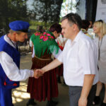 Gala finałowa "Jawor – u źródeł kultury" w Parku Etnograficznym w Tokarni. Zespół pieśni i tańca – nagroda główna: Zespół Pieśni i Tańca „Leśnianie”. / Wojciech Habdas / Radio Kielce