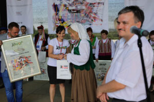 Gala finałowa "Jawor – u źródeł kultury" w Parku Etnograficznym w Tokarni. Poezja i proza ludowa – nagroda główna: Michał Konstanty Imosa. / Wojciech Habdas / Radio Kielce