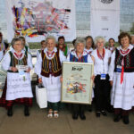 Gala finałowa "Jawor – u źródeł kultury" w Parku Etnograficznym w Tokarni. Zespół obrzędowy – nagroda główna: Zespół obrzędowy „Kowalanki”. / Wojciech Habdas / Radio Kielce