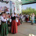 Gala finałowa "Jawor – u źródeł kultury" w Parku Etnograficznym w Tokarni. Nagroda specjalna - Chata Bogucka / Wojciech Habdas / Radio Kielce