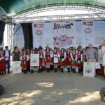 Gala finałowa "Jawor – u źródeł kultury" w Parku Etnograficznym w Tokarni. Laureaci nagrody "Jawor – u źródeł kultury". / Wojciech Habdas / Radio Kielce