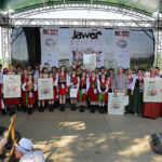 Gala finałowa "Jawor – u źródeł kultury" w Parku Etnograficznym w Tokarni. Laureaci nagrody "Jawor – u źródeł kultury". / Wojciech Habdas / Radio Kielce