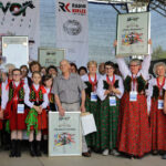 Gala finałowa "Jawor – u źródeł kultury" w Parku Etnograficznym w Tokarni. Laureaci nagrody "Jawor – u źródeł kultury". / Wojciech Habdas / Radio Kielce