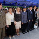 Obchody 95-lecia powstania 2. Pułku Artylerii Lekkiej Legionów. W dawnych koszarach na Stadionie złożono wieńce. Podczas uroczystości odsłonięto pomnik artylerzystów, którzy zginęli w Katyniu i Charkowie. / Wojciech Habdas / Radio Kielce