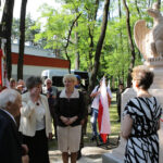 Obchody 95-lecia powstania 2. Pułku Artylerii Lekkiej Legionów. W dawnych koszarach na Stadionie złożono wieńce. Podczas uroczystości odsłonięto pomnik artylerzystów, którzy zginęli w Katyniu i Charkowie. / Wojciech Habdas / Radio Kielce