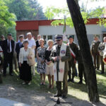 Obchody 95-lecia powstania 2. Pułku Artylerii Lekkiej Legionów. W dawnych koszarach na Stadionie złożono wieńce. Podczas uroczystości odsłonięto pomnik artylerzystów, którzy zginęli w Katyniu i Charkowie. / Wojciech Habdas / Radio Kielce