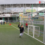 Zajęcia w klubie bilardowym, nauka gry w golfa oraz ćwiczenia z zawodnikami i trenerami drugiej drużyny Korony Kielce, to tylko niektóre atrakcje Narodowego Dnia Sportu. / Wojciech Habdas / Radio Kielce