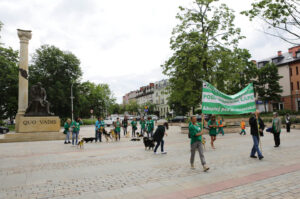 Schronisko dla Bezdomnych Zwierząt w podkieleckich Dyminach zorganizowało piknik pod hasłem "Podaj pomocną łapę" / Wojciech Habdas / Radio Kielce