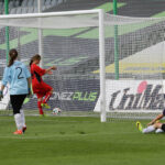 Klubowe Mistrzostwa Polski Dziewcząt U-16 w piłce nożnej . Mecz finałowy Bronowianka Kraków - Sztorm Gdynia / Wojciech Habdas / Radio Kielce