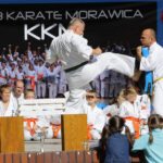 Festyn z okazji Dnia Ojca w Parku Miejskim. Prezentacja Klubu Karate Morawica / Wojciech Habdas / Radio Kielce