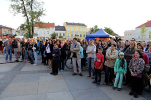Na kieleckim Rynku odbyło się spotkanie modlitewne "Jezus robi różnicę". / Wojciech Habdas / Radio Kielce