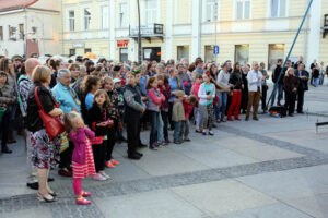 Na kieleckim Rynku odbyło się spotkanie modlitewne "Jezus robi różnicę". / Wojciech Habdas / Radio Kielce