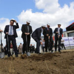 Uroczyste „Wbicie łopaty” pod budowę Centrum Rehabilitacji i Sportu / Wojciech Habdas / Radio Kielce