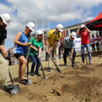 Uroczyste „Wbicie łopaty” pod budowę Centrum Rehabilitacji i Sportu / Wojciech Habdas / Radio Kielce