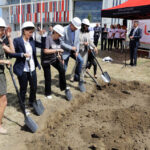 Uroczyste „Wbicie łopaty” pod budowę Centrum Rehabilitacji i Sportu / Wojciech Habdas / Radio Kielce