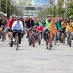 Ulicami Kielc przejechała Masa Krytyczna. Młodzi i starsi rowerzyści zwrócili w ten sposób uwagę na swoje problemy komunikacyjne. / Stanisław Blinstrub / Radio Kielce