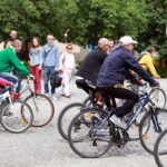 Ulicami Kielc przejechała Masa Krytyczna. Młodzi i starsi rowerzyści zwrócili w ten sposób uwagę na swoje problemy komunikacyjne. / Stanisław Blinstrub / Radio Kielce