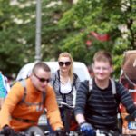 Ulicami Kielc przejechała Masa Krytyczna. Młodzi i starsi rowerzyści zwrócili w ten sposób uwagę na swoje problemy komunikacyjne. / Stanisław Blinstrub / Radio Kielce