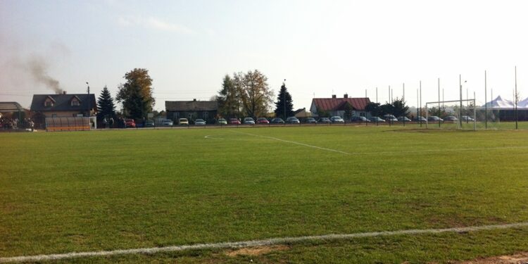 Stadion w Opatowie oddany po remoncie / Teresa Czajkowska / Radio Kielce