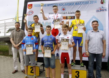 Mistrzostwa Makroregionu w kategorii młodzik i młodziczka - Bieliny, 5 lipca 2014 - dekoracja młodzików / Krzysztof Żołądek / Radio Kielce