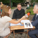 W piątek 18 lipca nasza radiowa ekipa odwiedziła Końskie. Nasz wóz satelitarny ustawił się na skwerze obok kolegiaty pw. św.Mikołaja. / Ewa Kiślak / Radio Kielce