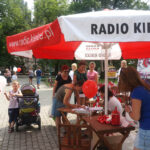 W piątek 18 lipca nasza radiowa ekipa odwiedziła Końskie. Nasz wóz satelitarny ustawił się na skwerze obok kolegiaty pw. św.Mikołaja. / Ewa Kiślak / Radio Kielce