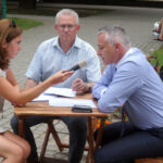 W piątek 18 lipca nasza radiowa ekipa odwiedziła Końskie. Nasz wóz satelitarny ustawił się na skwerze obok kolegiaty pw. św.Mikołaja. / Ewa Kiślak / Radio Kielce