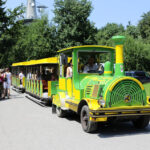 Setki osób odwiedziły w niedzielę Święty Krzyż / Wojciech Habdas / Radio Kielce