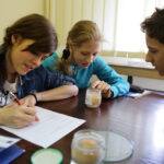 W środę zajęcia na Uniwersytecie Jana Kochanowskiego rozpoczęło 27 młodych naukowców z całego województwa. / Wojciech Habdas / Radio Kielce