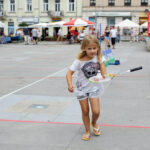 Świętokrzyskie na fali - Pl. Artystów. Odwiedziły nas dzieci z Siemachy. / Wojciech Habdas / Radio Kielce