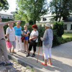 Spacer po centrum Kielc w ramach wakacyjnych audycji pod wspólnym tytułem „Świętokrzyskie na fali. 25 lat wolności”. Pałacyk Zielińskiego / Wojciech Habdas / Radio Kielce