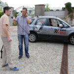 Spacer po centrum Kielc w ramach wakacyjnych audycji pod wspólnym tytułem „Świętokrzyskie na fali. 25 lat wolności”. Na antenie naszego radia / Wojciech Habdas / Radio Kielce