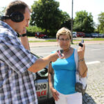 Spacer po centrum Kielc w ramach wakacyjnych audycji pod wspólnym tytułem „Świętokrzyskie na fali. 25 lat wolności”. Kadzielnia, kolejne "wejście" na żywo. / Wojciech Habdas / Radio Kielce