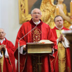 Msza Święta przed Koncertem Galowym Ogólnopolskiego Przeglądu Chórów Akademickich na Św, Krzyzu / Wojciech Habdas / Radio Kielce