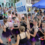 Harcerze biorący udział w 41 Międzynarodowym Harcerskim Festiwalu Kultury Młodzieży Szkolnej odebrali od prezydenta Kielc klucze do bram miasta / Wojciech Habdas / Radio Kielce