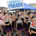 Harcerze biorący udział w 41 Międzynarodowym Harcerskim Festiwalu Kultury Młodzieży Szkolnej odebrali od prezydenta Kielc klucze do bram miasta / Wojciech Habdas / Radio Kielce