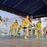 Harcerze biorący udział w 41 Międzynarodowym Harcerskim Festiwalu Kultury Młodzieży Szkolnej odebrali od prezydenta Kielc klucze do bram miasta / Wojciech Habdas / Radio Kielce