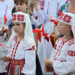 Harcerze biorący udział w 41 Międzynarodowym Harcerskim Festiwalu Kultury Młodzieży Szkolnej odebrali od prezydenta Kielc klucze do bram miasta / Wojciech Habdas / Radio Kielce