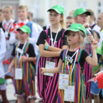 Harcerze biorący udział w 41 Międzynarodowym Harcerskim Festiwalu Kultury Młodzieży Szkolnej odebrali od prezydenta Kielc klucze do bram miasta / Wojciech Habdas / Radio Kielce