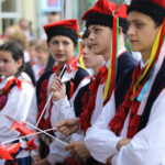 Harcerze biorący udział w 41 Międzynarodowym Harcerskim Festiwalu Kultury Młodzieży Szkolnej odebrali od prezydenta Kielc klucze do bram miasta / Wojciech Habdas / Radio Kielce