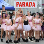 Harcerze biorący udział w 41 Międzynarodowym Harcerskim Festiwalu Kultury Młodzieży Szkolnej odebrali od prezydenta Kielc klucze do bram miasta / Wojciech Habdas / Radio Kielce