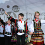 Harcerze biorący udział w 41 Międzynarodowym Harcerskim Festiwalu Kultury Młodzieży Szkolnej odebrali od prezydenta Kielc klucze do bram miasta / Wojciech Habdas / Radio Kielce