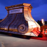 Nocą i wczesnym rankiem do klasztoru na Świętym Krzyżu przetransportowane zostały elementy powstającej tam wieży. / Wojciech Habdas / Radio Kielce