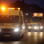 Nocą i wczesnym rankiem do klasztoru na Świętym Krzyżu przetransportowane zostały elementy powstającej tam wieży. / Wojciech Habdas / Radio Kielce